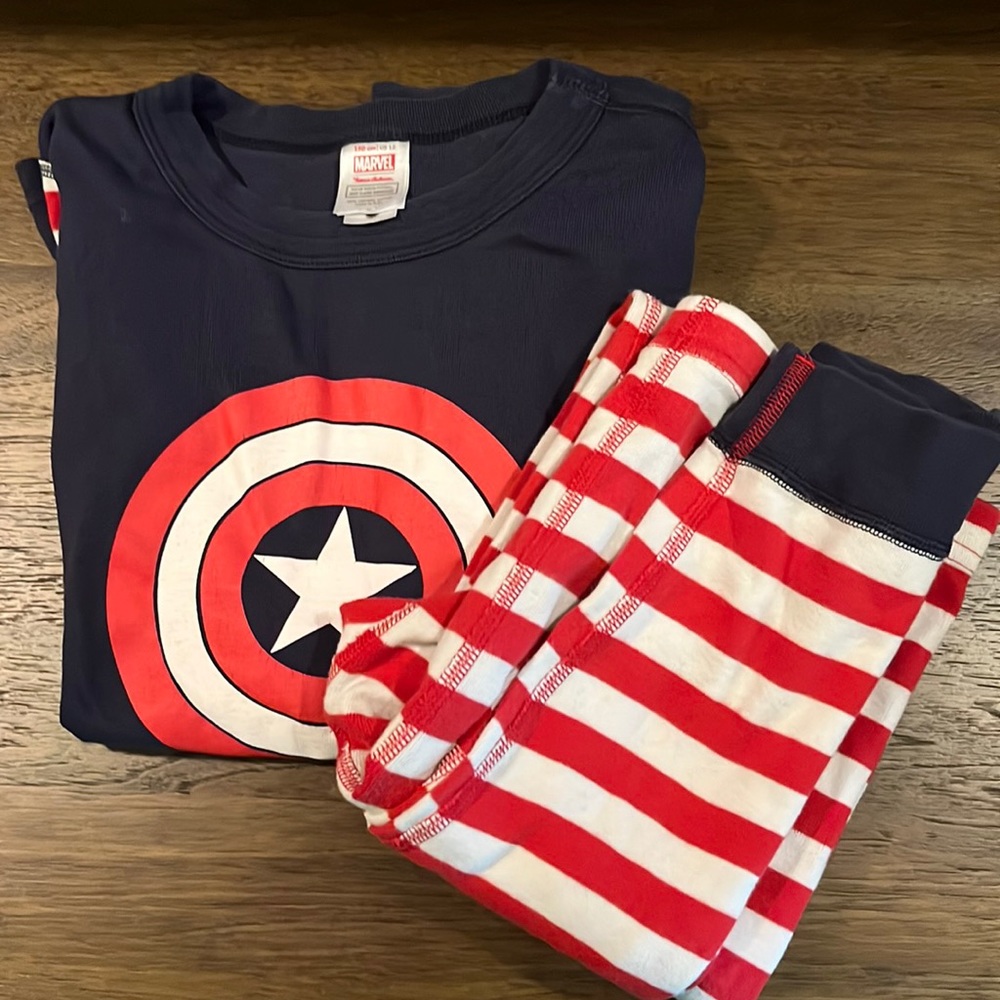 Hanna Andersson Marvel Captain America Long John PJS - SIZE 150 (12)